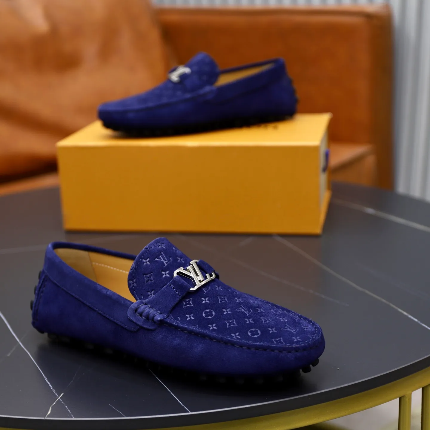 Ex-factory price: 480💰【LV】Louis Vuitton ⚠️High-end men’s driving and pedal series ⚠️38-44 (customized for 45) ⚠️All original cowhide leather! Thick and soft! Made entirely of calfskin lining! The latest non-slip beanie sole! Three-dimensional package technology! Fashionable and classic! Handicrafts! Original high quality! Feel free to compare!